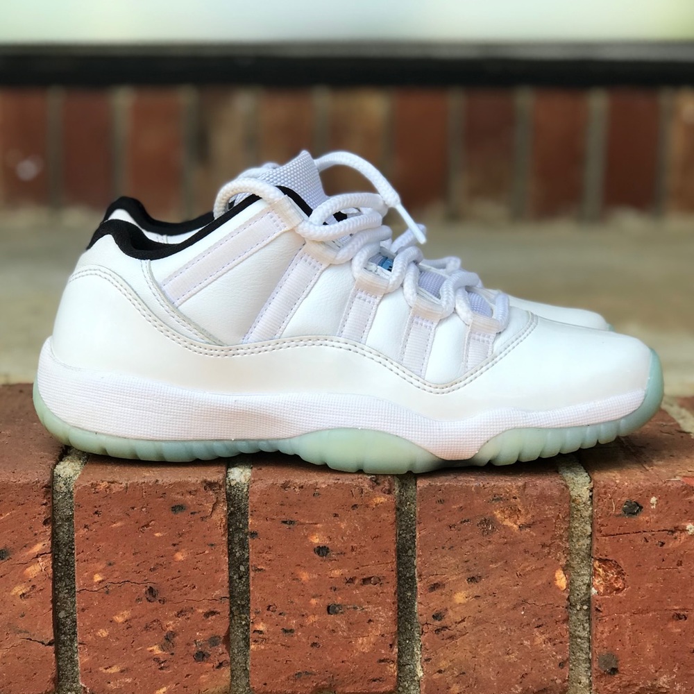 Air Jordan Retro 11 Legend Blue Columbia Size 5Y / 6.5 Wmns